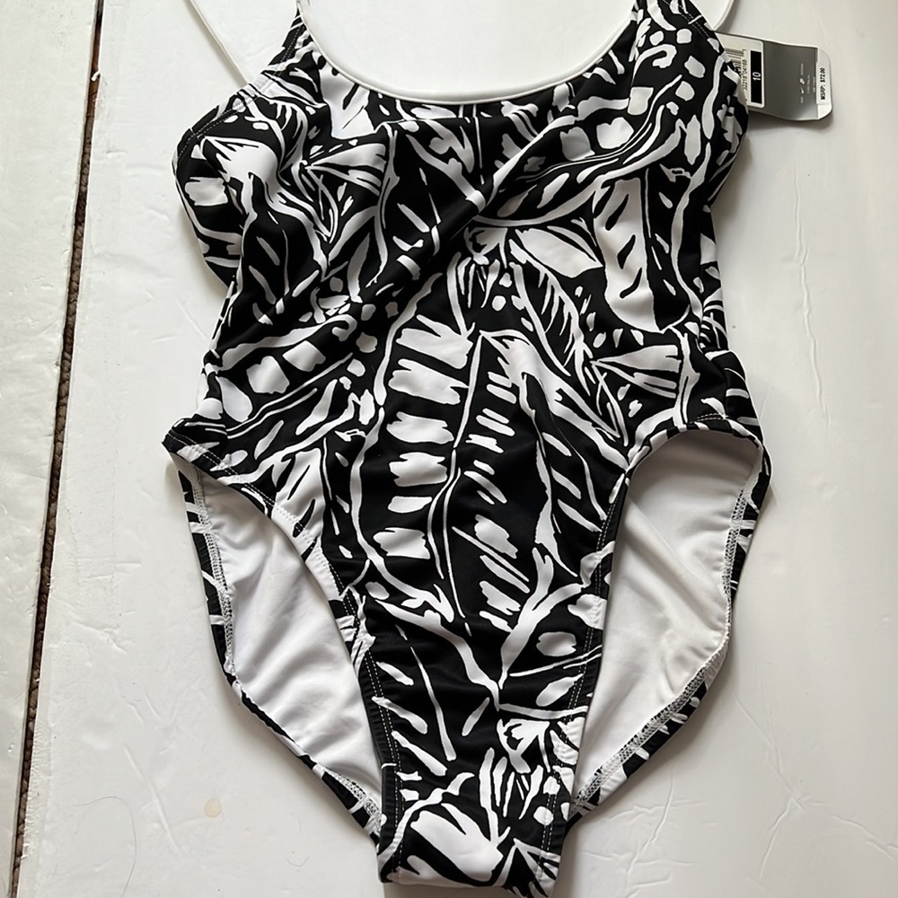 Nike Polyester Lycra spandex blend One Piece swimsuit Size 10 NWT U Back